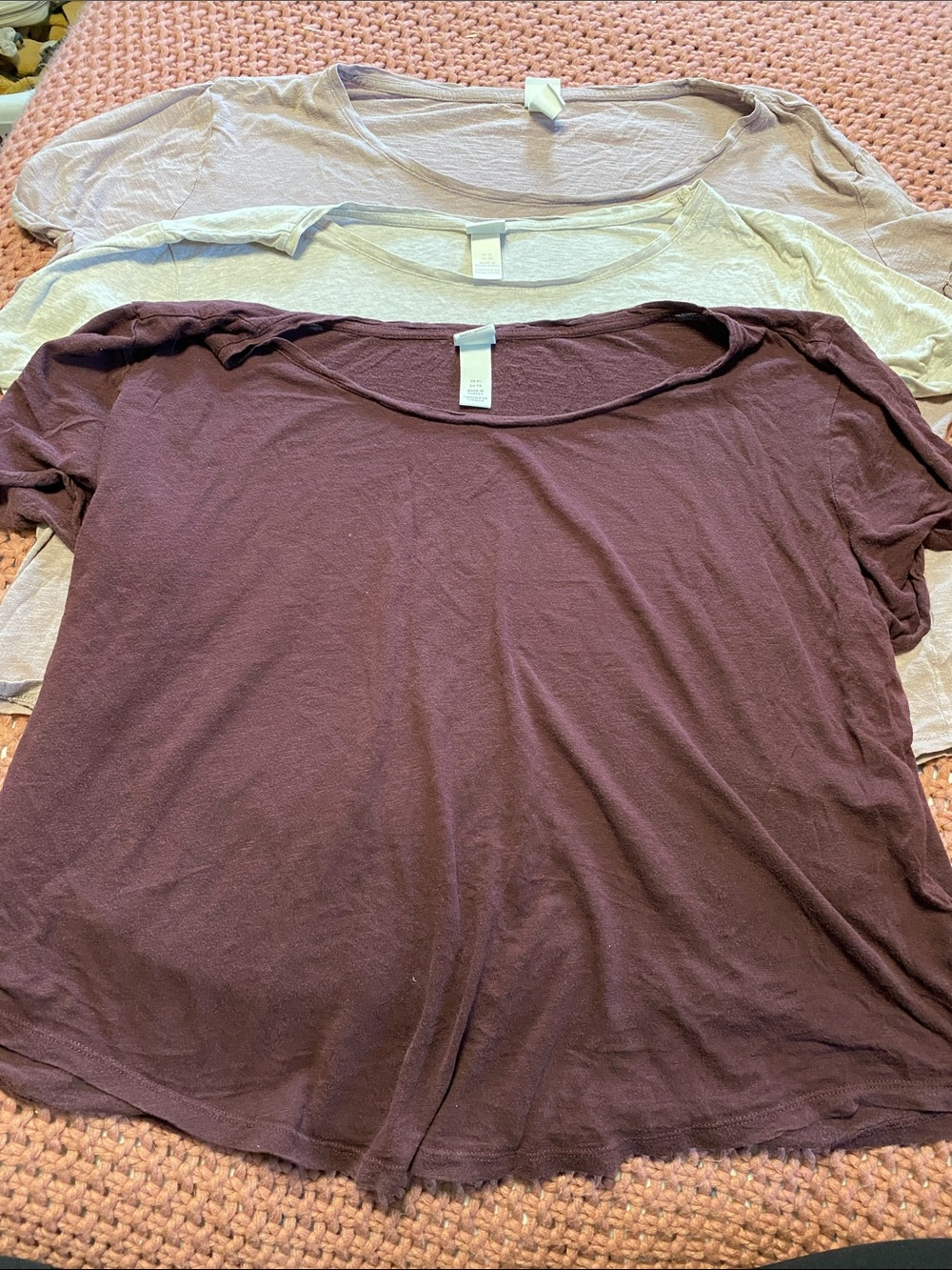 H&M Short Sleeve Scoop Tee-Shirts